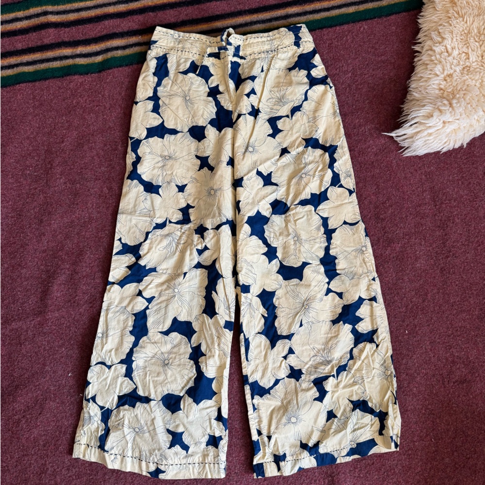 100% cotton The J. Peterman Company Wide Leg Floral Print Pants - Cream & Navy